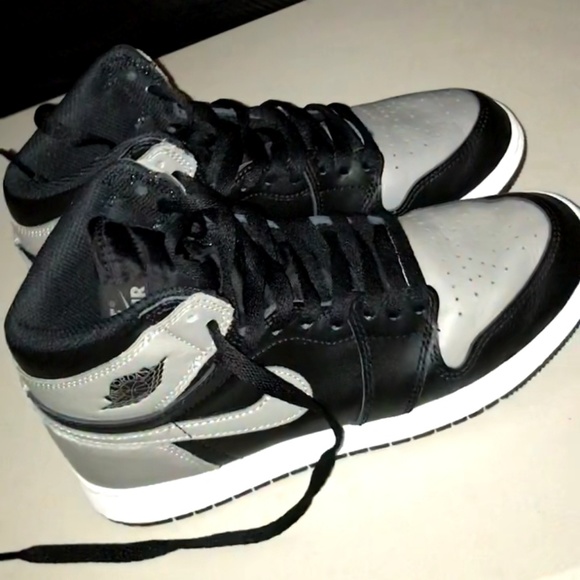Jordan 1s shadows